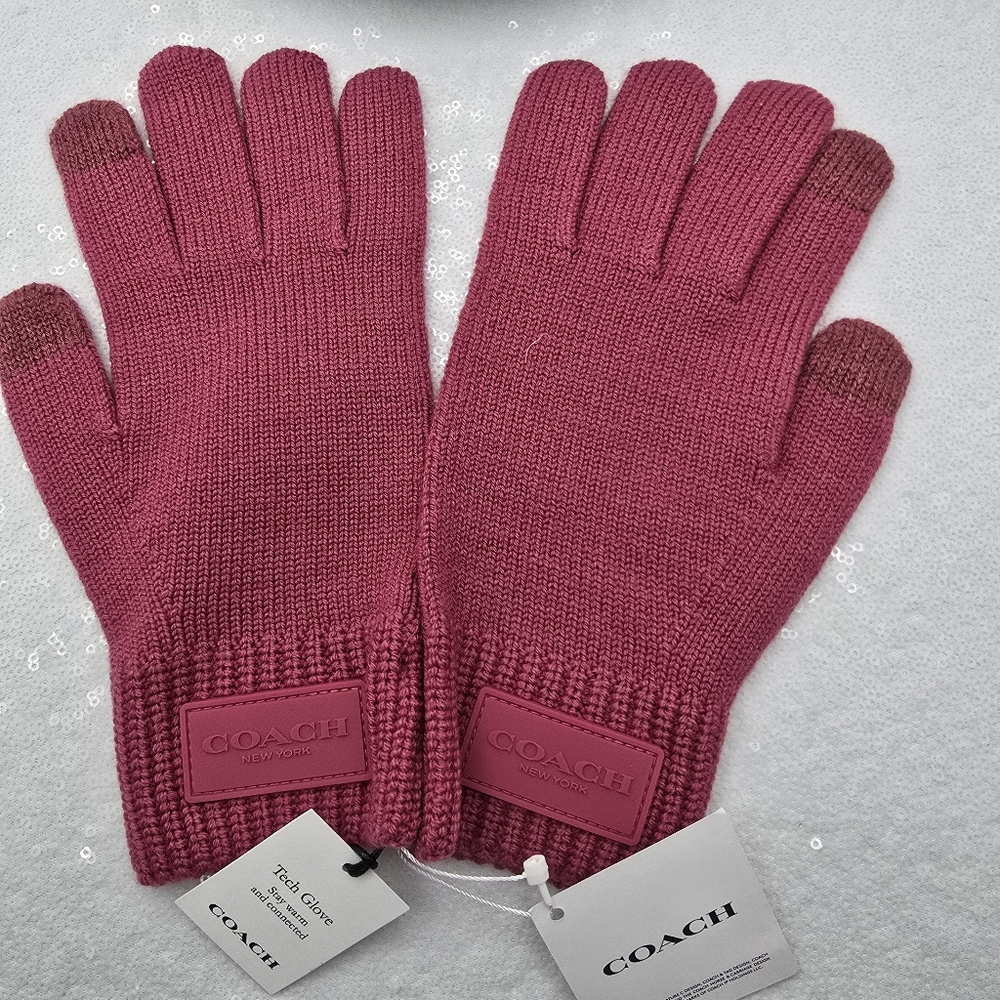 Coach Knit Tech Gloves Pink Merino Wool Warm